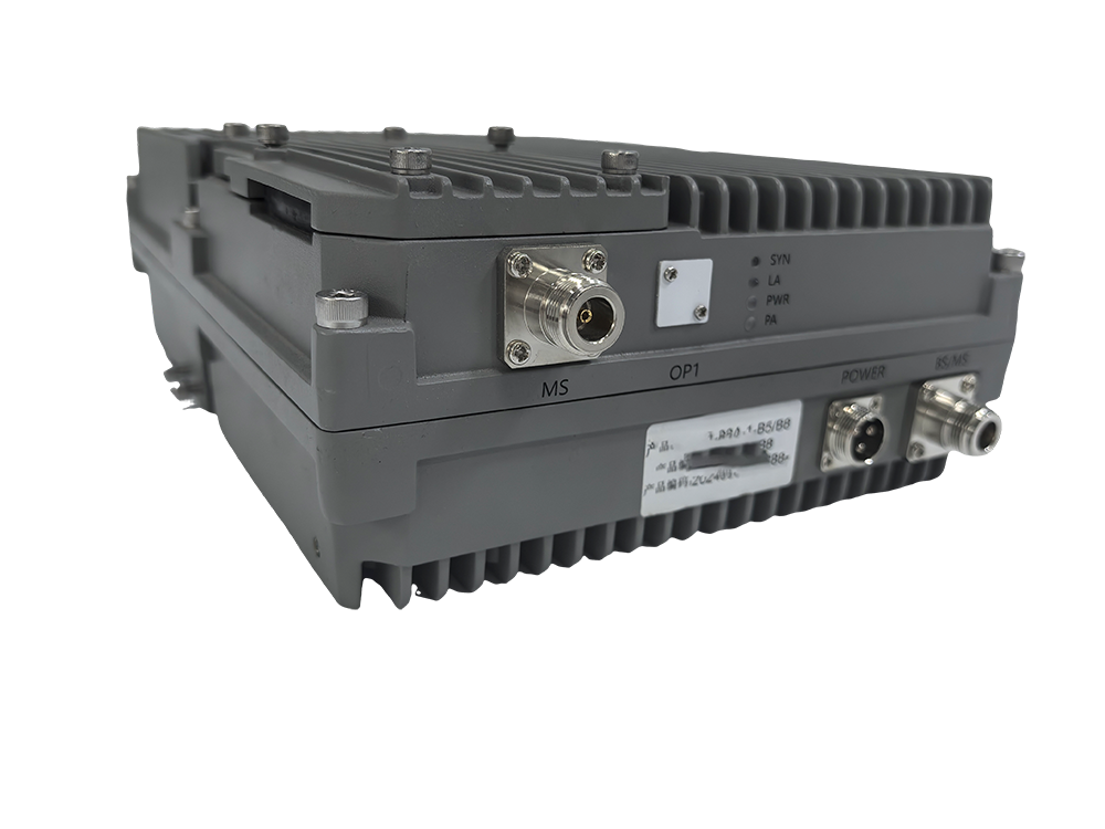  通城三频手机信号接收器2000㎡